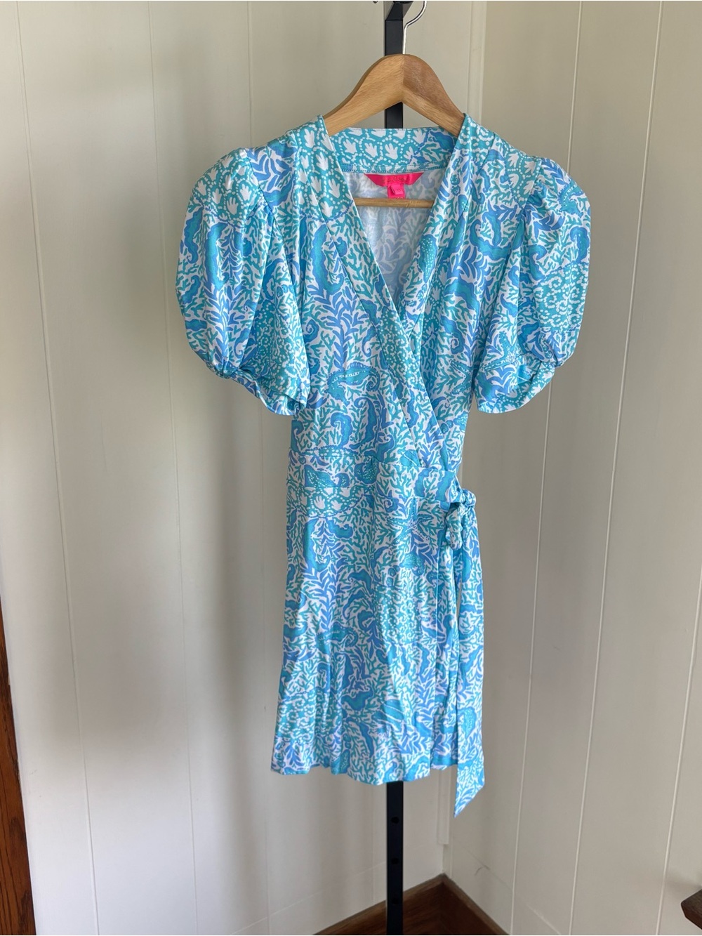Lilly Pulitzer Sailynn Short Sleeve Wrap Romper Women’s XS Coral Seahorse Blue